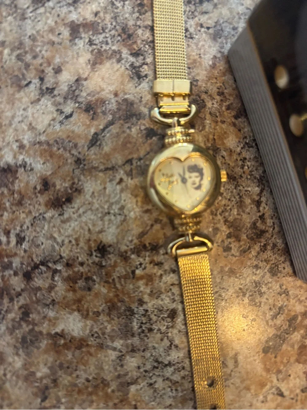 N/A gold tone